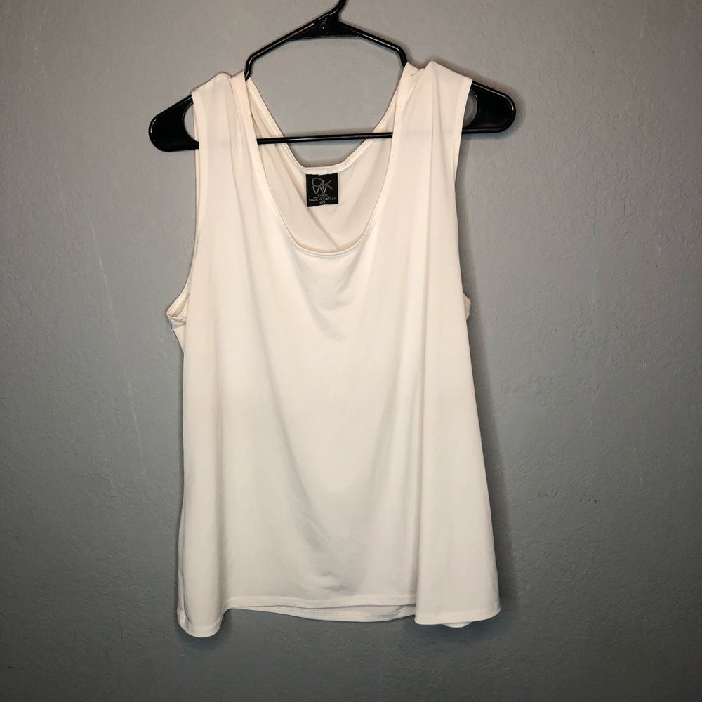 White tee